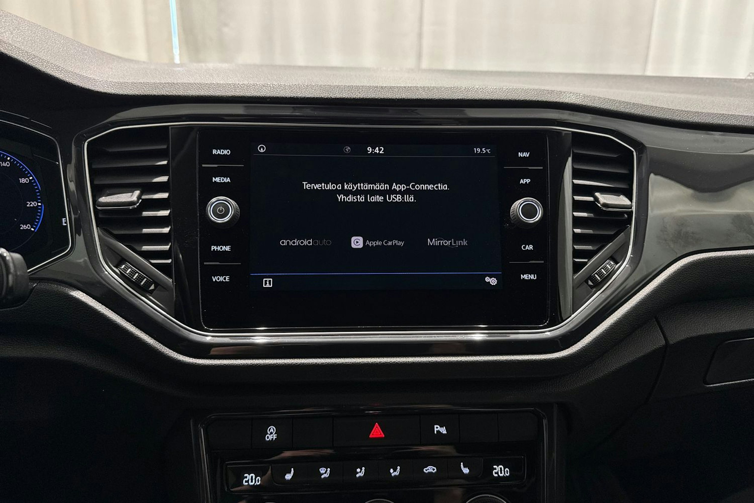 sininen Volkswagen T-Roc 2018 kuva 19.