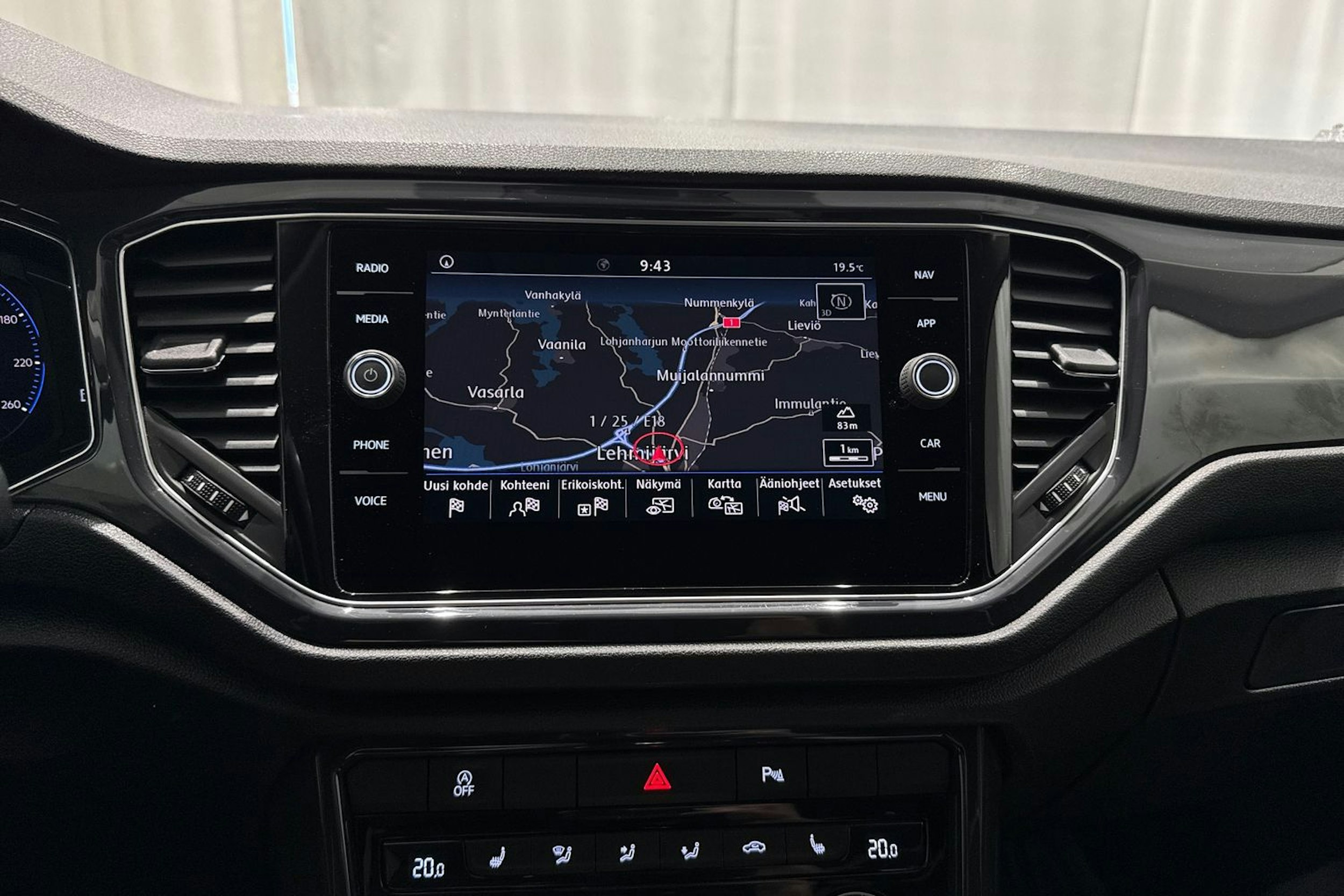 sininen Volkswagen T-Roc 2018 kuva 20.