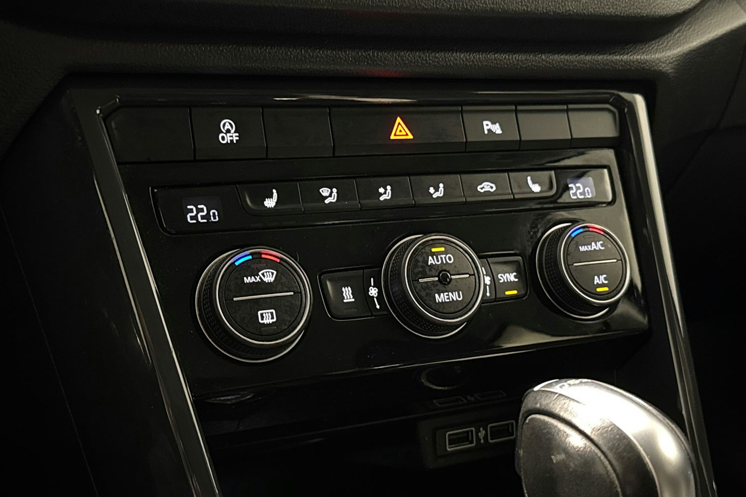 sininen Volkswagen T-Roc 2018 kuva 27.