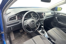 sininen Volkswagen T-Roc 2018 kuva 3.