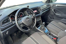 harmaa Volkswagen T-Roc 2018 kuva 3.