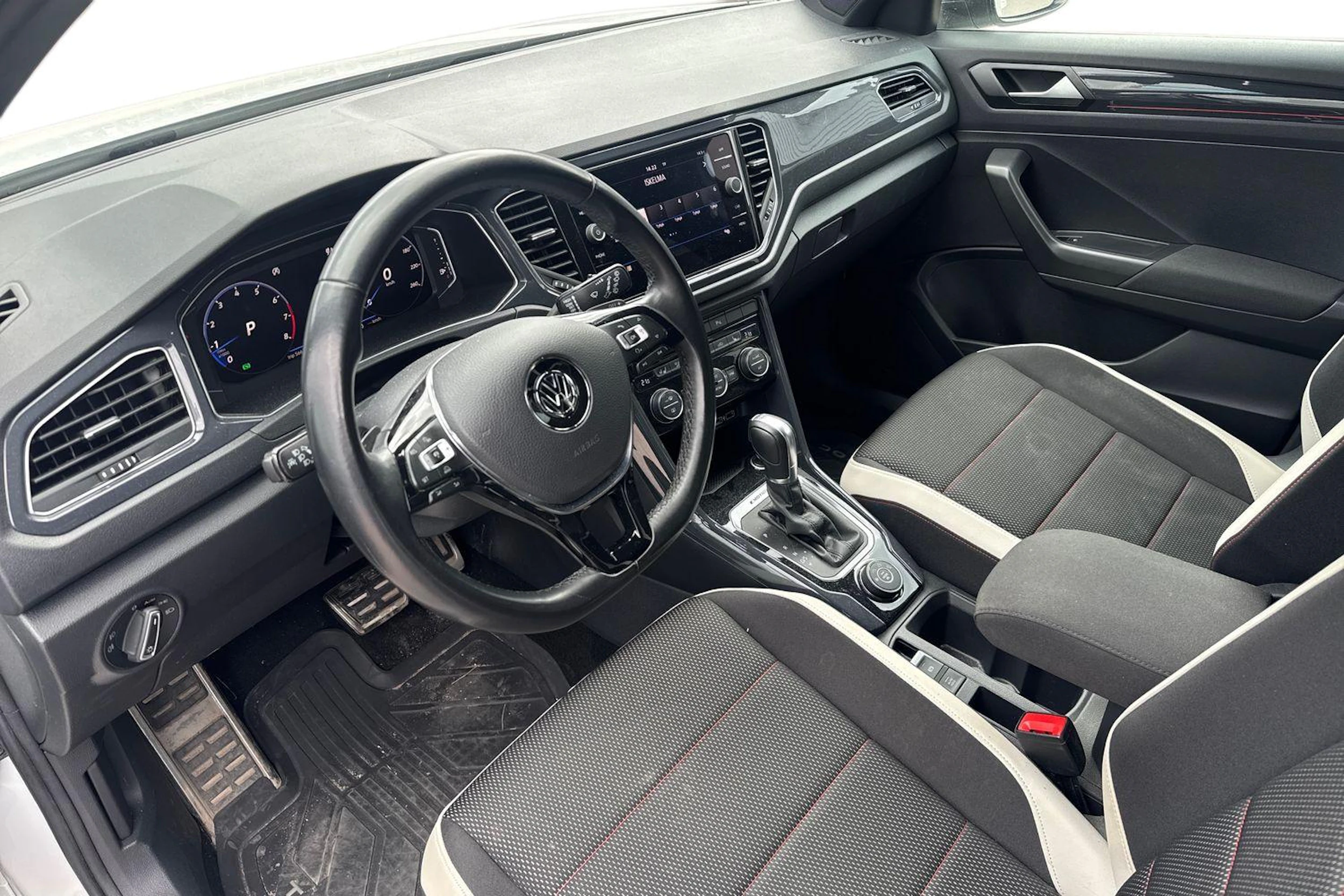 valkoinen Volkswagen T-Roc 2018 kuva 3.