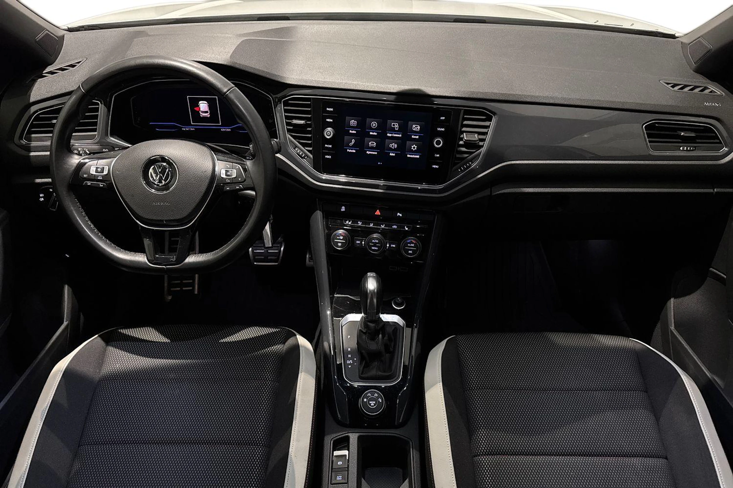 valkoinen Volkswagen T-Roc 2018 kuva 9.