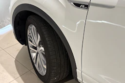 valkoinen Volkswagen T-Roc 2018 kuva 13.