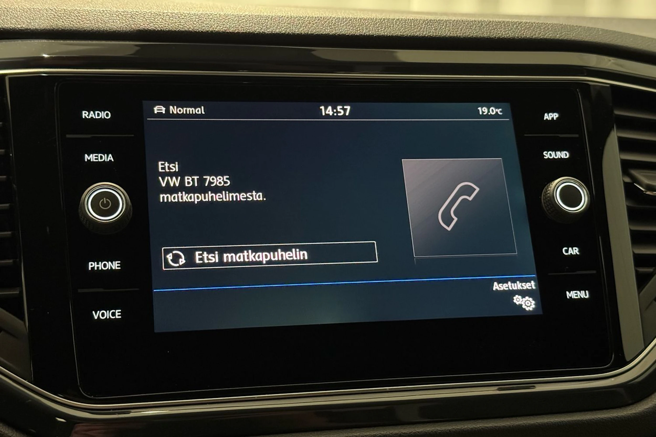 valkoinen Volkswagen T-Roc 2018 kuva 25.
