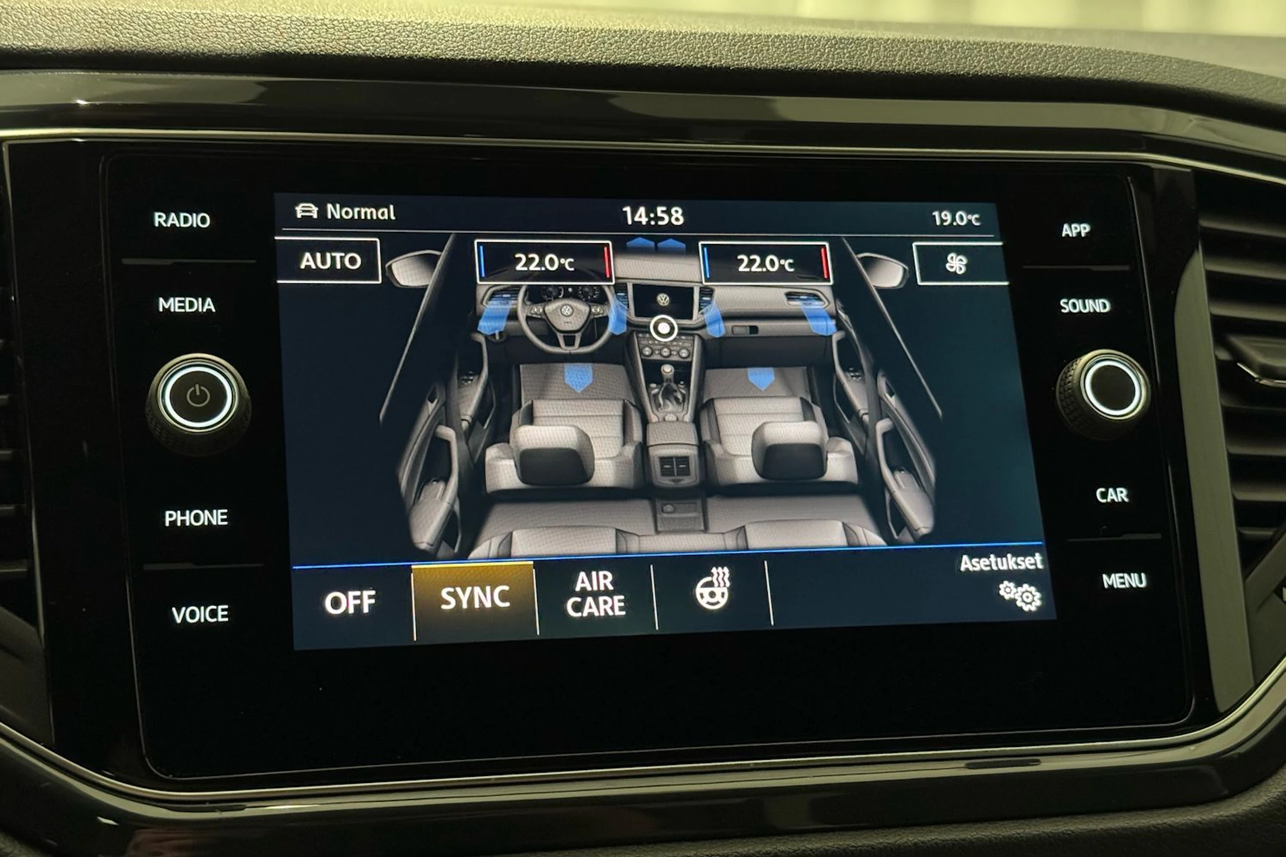 valkoinen Volkswagen T-Roc 2018 kuva 26.