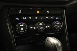 valkoinen Volkswagen T-Roc 2018 kuva 28.