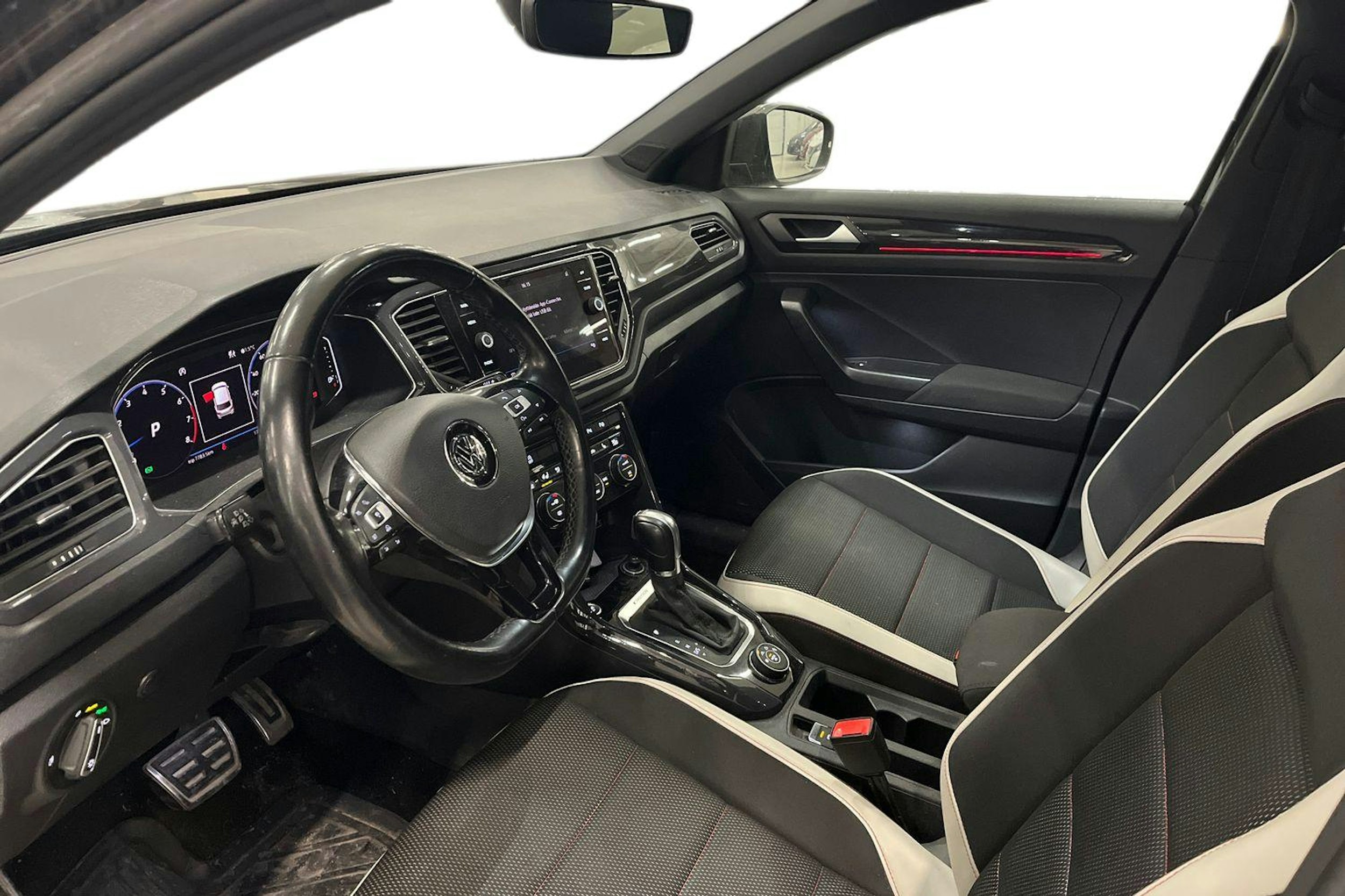ruskea (beige) Volkswagen T-Roc 2018 kuva 3.