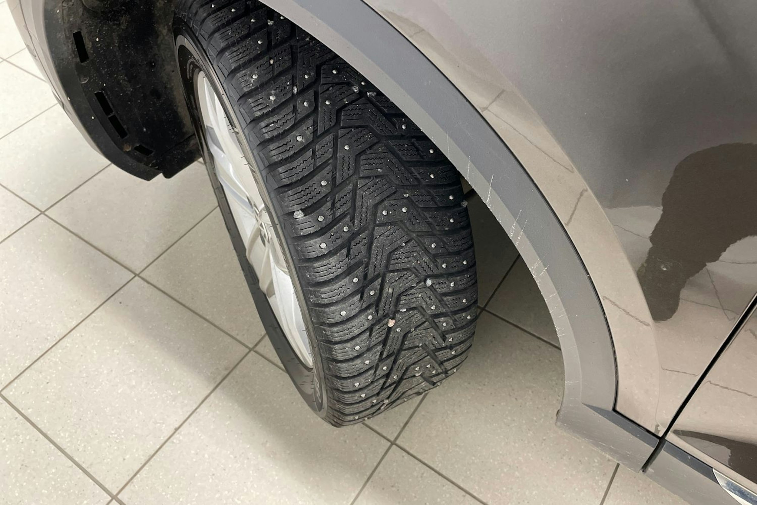 ruskea (beige) Volkswagen T-Roc 2018 kuva 13.