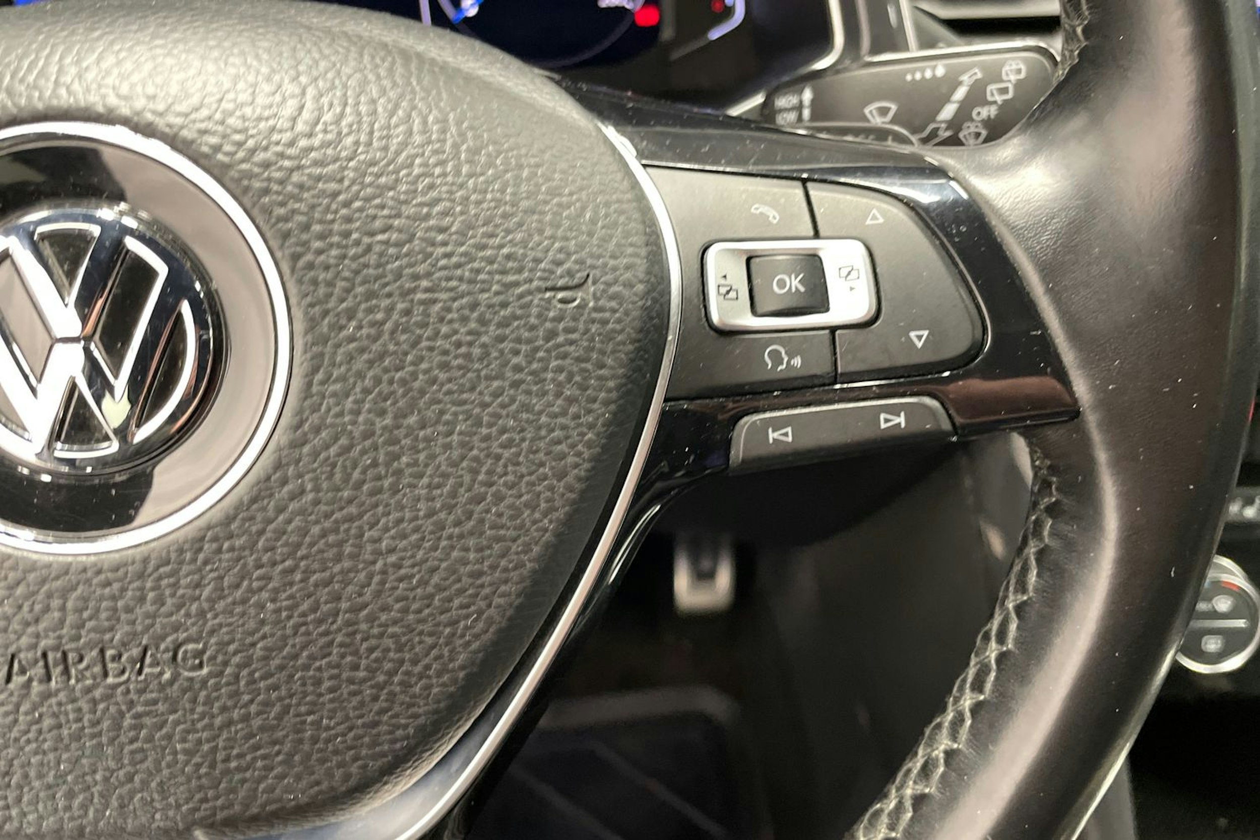 ruskea (beige) Volkswagen T-Roc 2018 kuva 15.