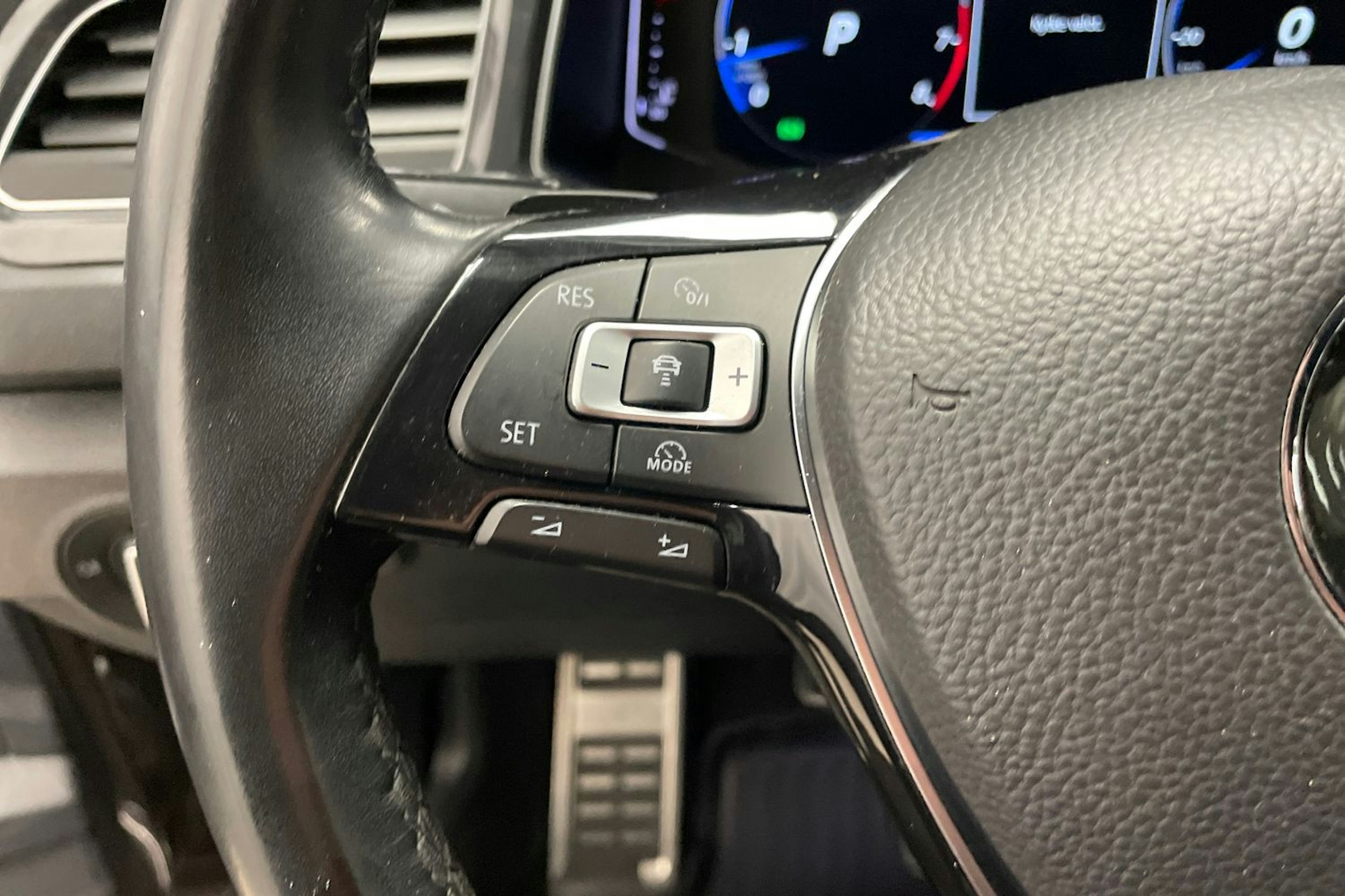 ruskea (beige) Volkswagen T-Roc 2018 kuva 16.