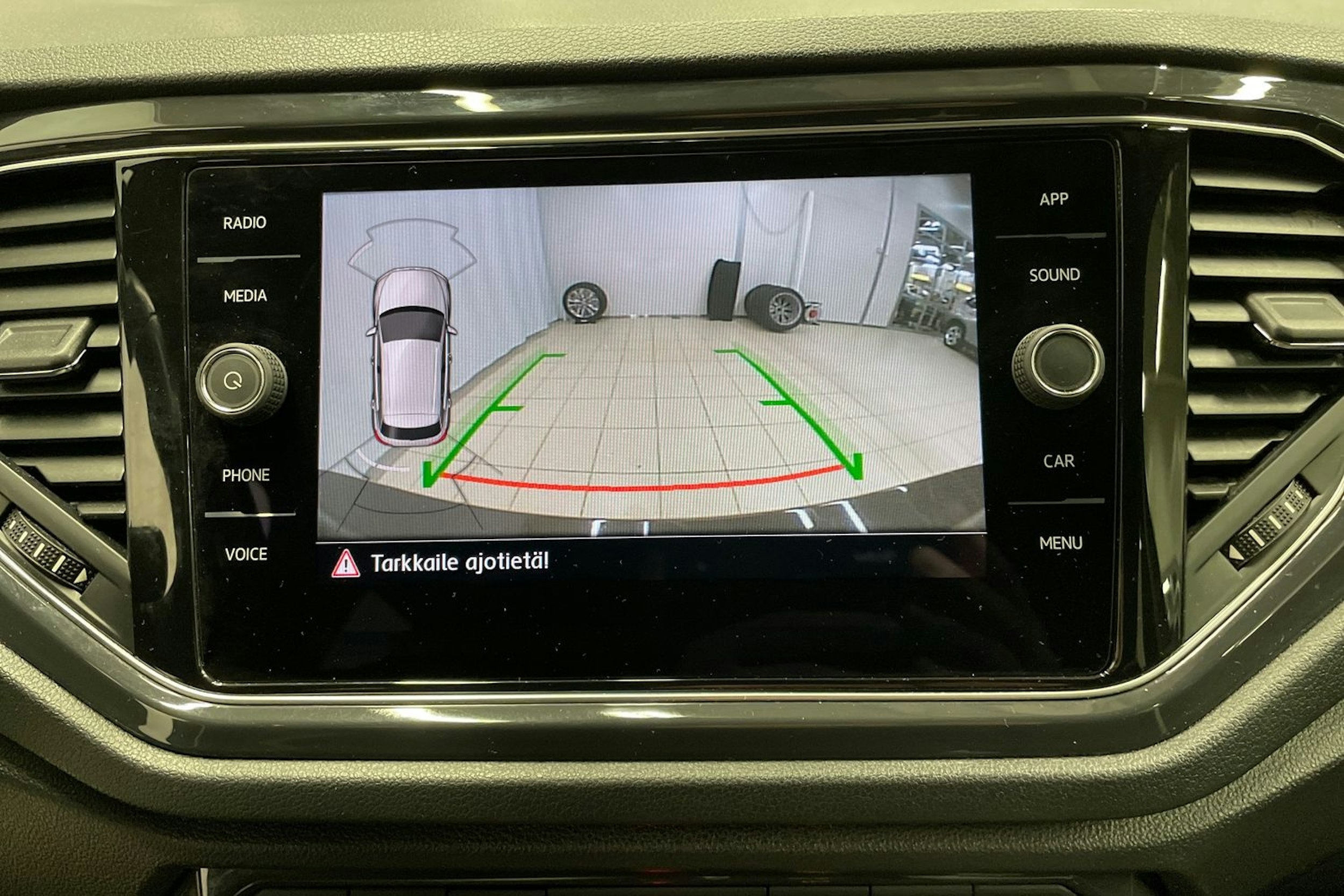 ruskea (beige) Volkswagen T-Roc 2018 kuva 19.