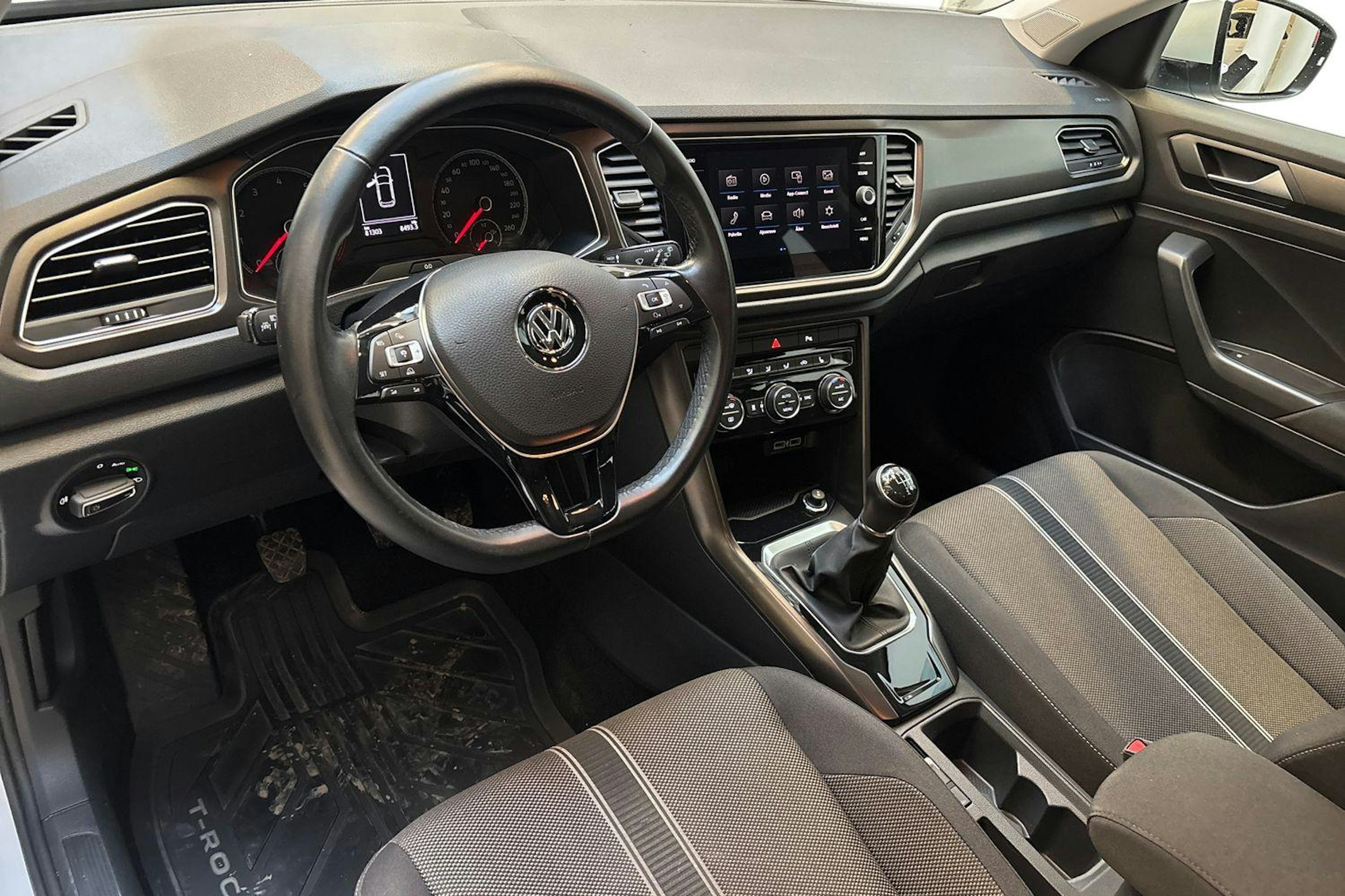 valkoinen Volkswagen T-Roc 2018 kuva 7.