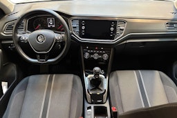 valkoinen Volkswagen T-Roc 2018 kuva 9.