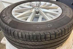 valkoinen Volkswagen T-Roc 2018 kuva 14.