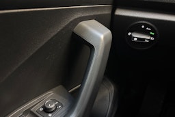 valkoinen Volkswagen T-Roc 2018 kuva 16.