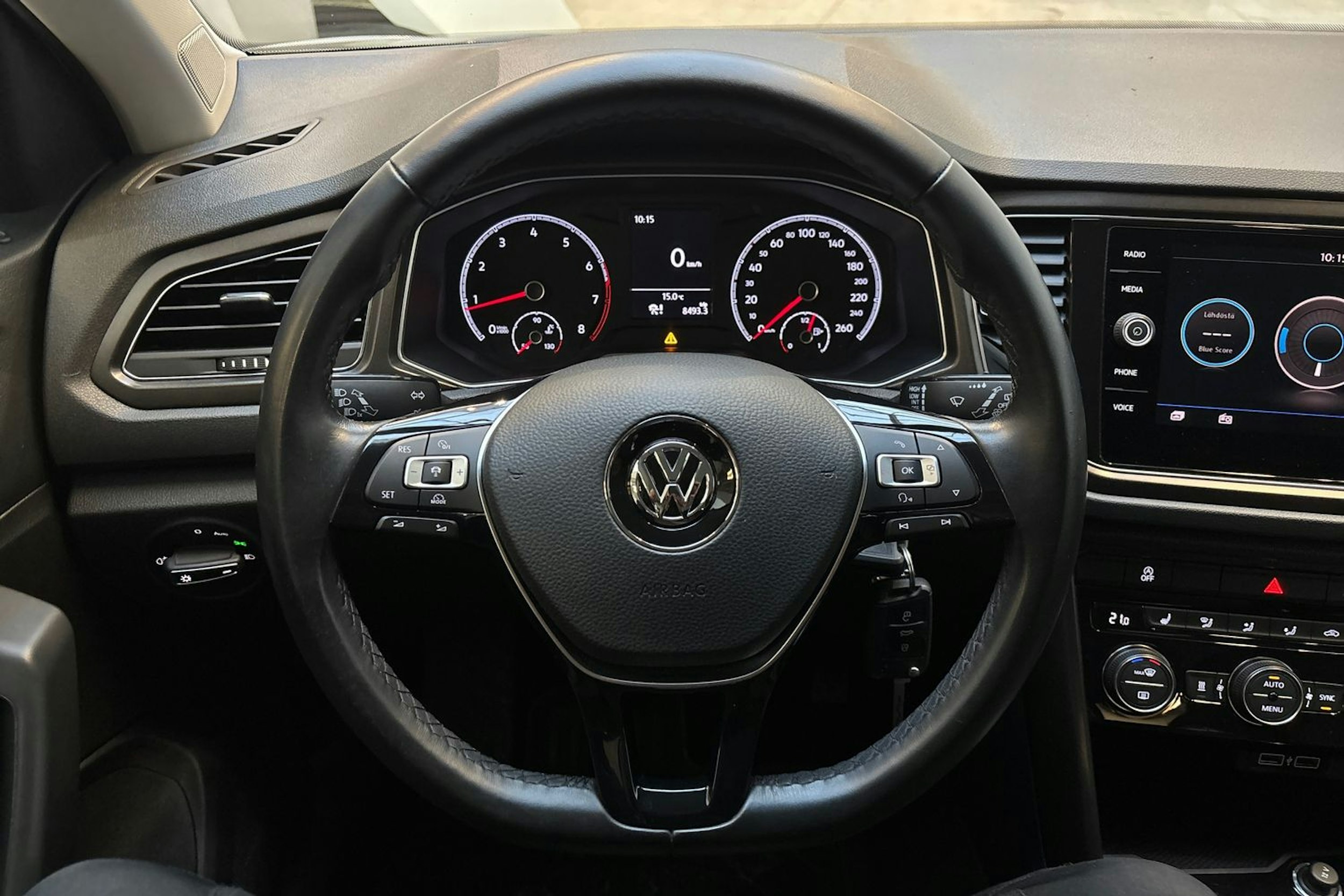 valkoinen Volkswagen T-Roc 2018 kuva 17.