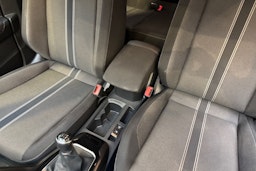 valkoinen Volkswagen T-Roc 2018 kuva 23.