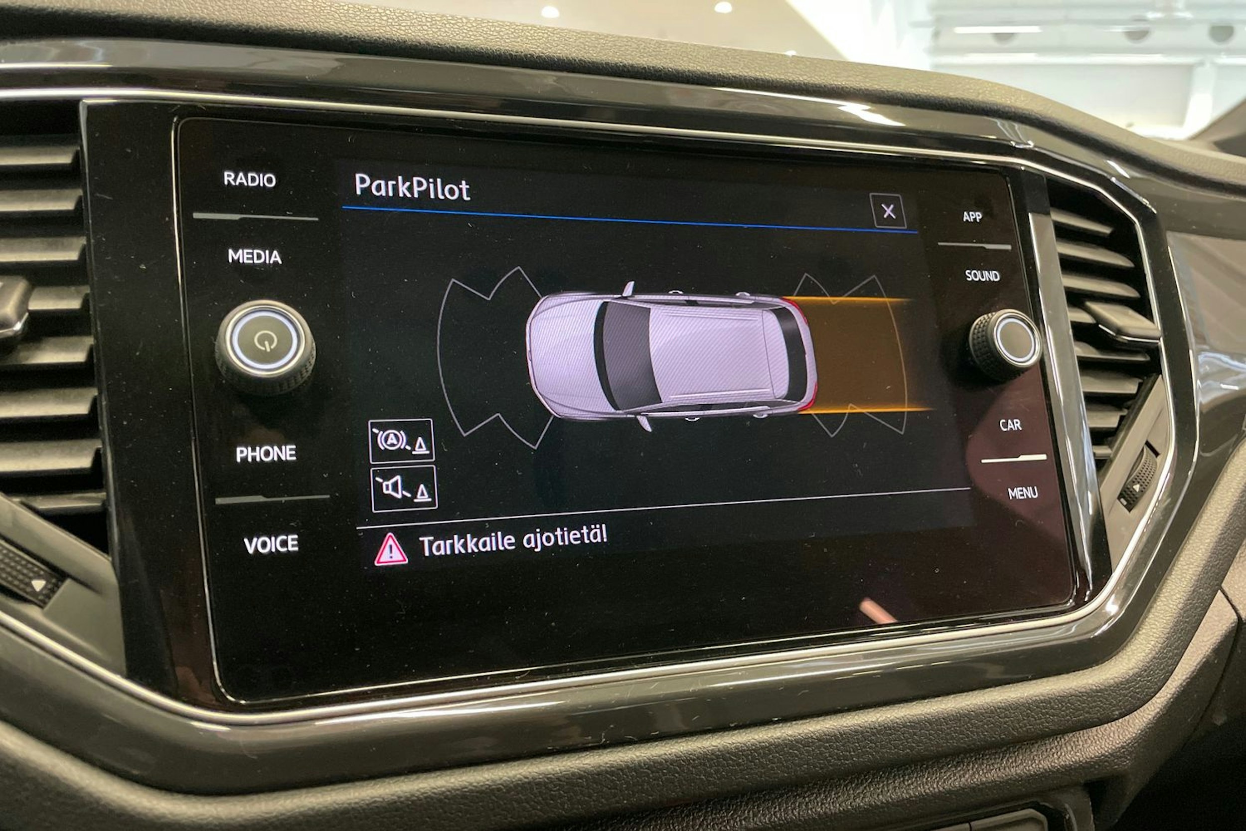 punainen Volkswagen T-Roc 2018 kuva 20.
