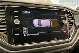 punainen Volkswagen T-Roc 2018 kuva 20.