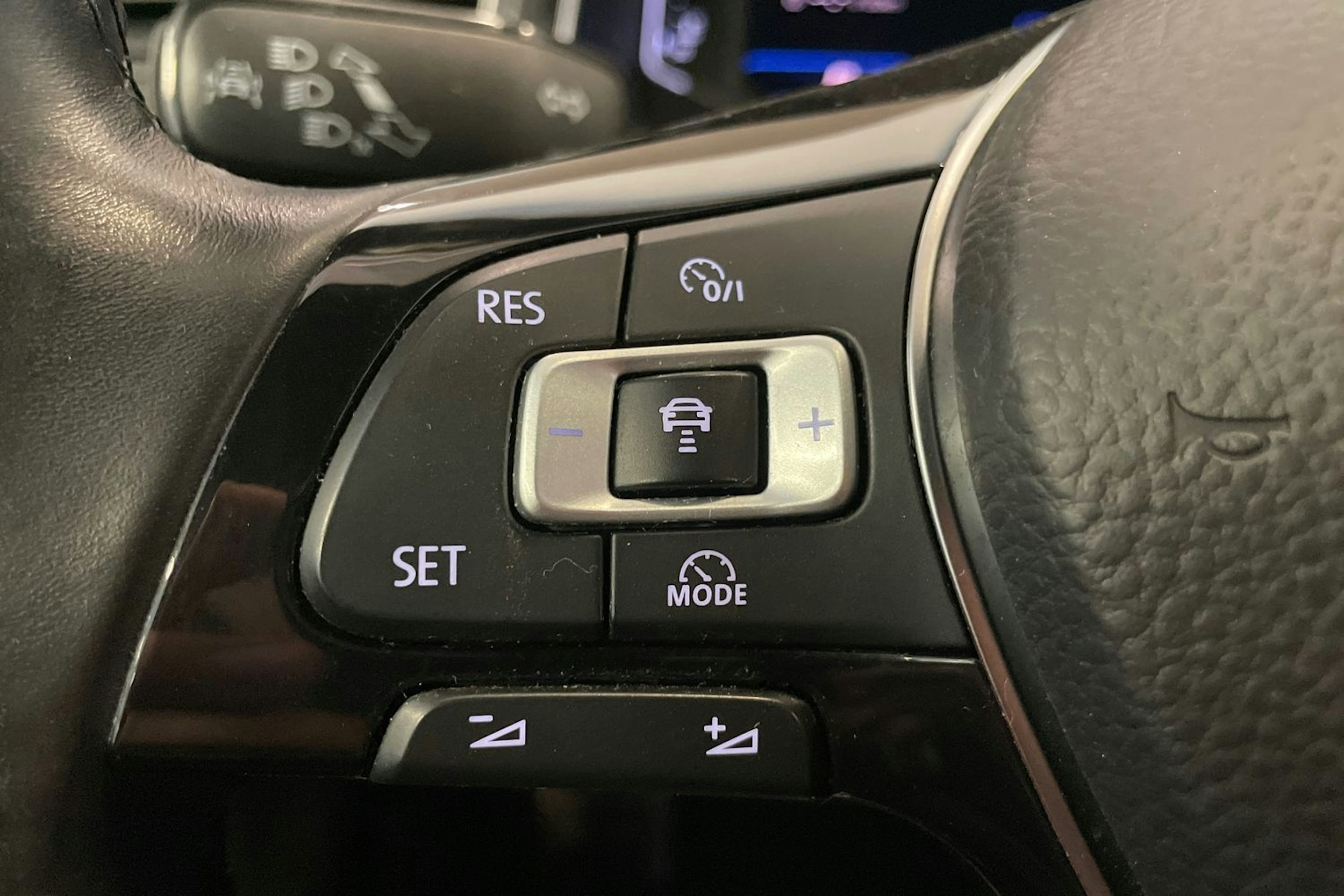 punainen Volkswagen T-Roc 2018 kuva 22.