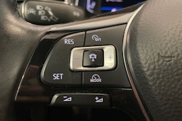 punainen Volkswagen T-Roc 2018 kuva 22.