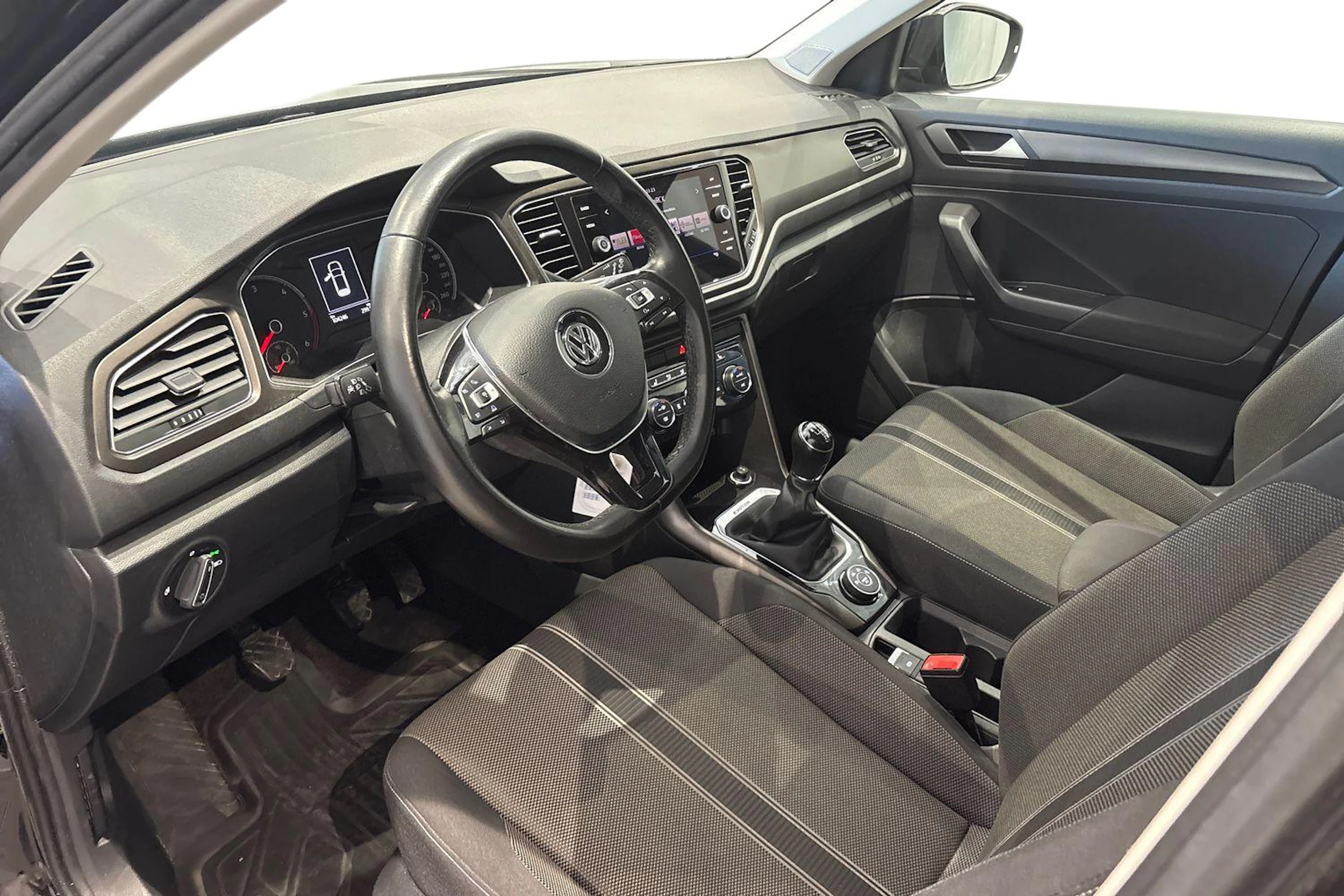 met. musta Volkswagen T-Roc 2018 kuva 6.
