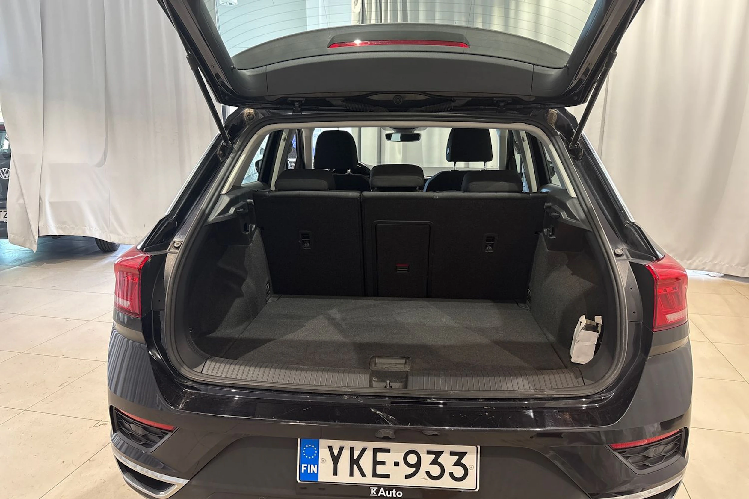 met. musta Volkswagen T-Roc 2018 kuva 18.