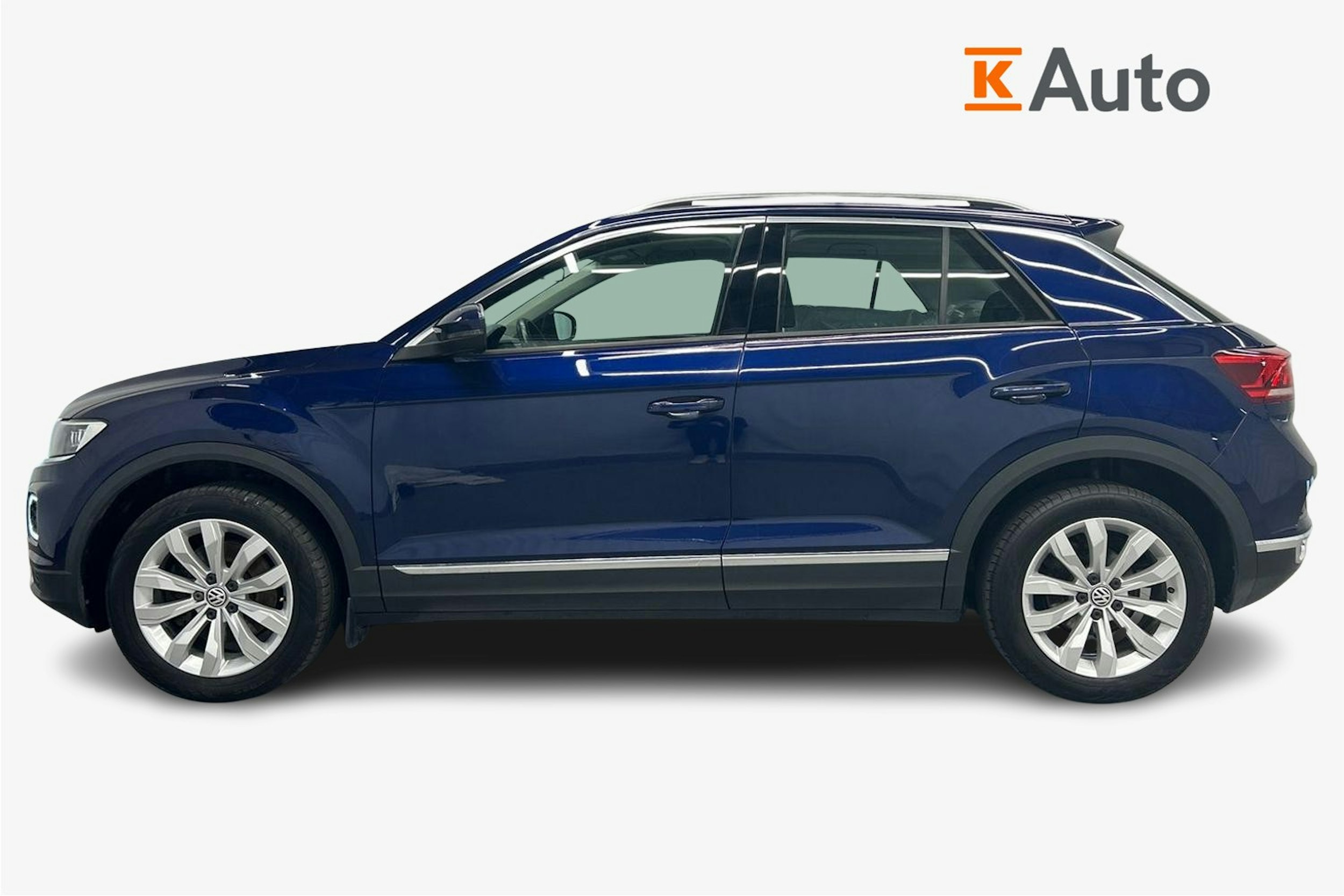 sininen Volkswagen T-Roc 2018 kuva 6.