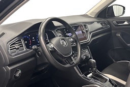 sininen Volkswagen T-Roc 2018 kuva 7.