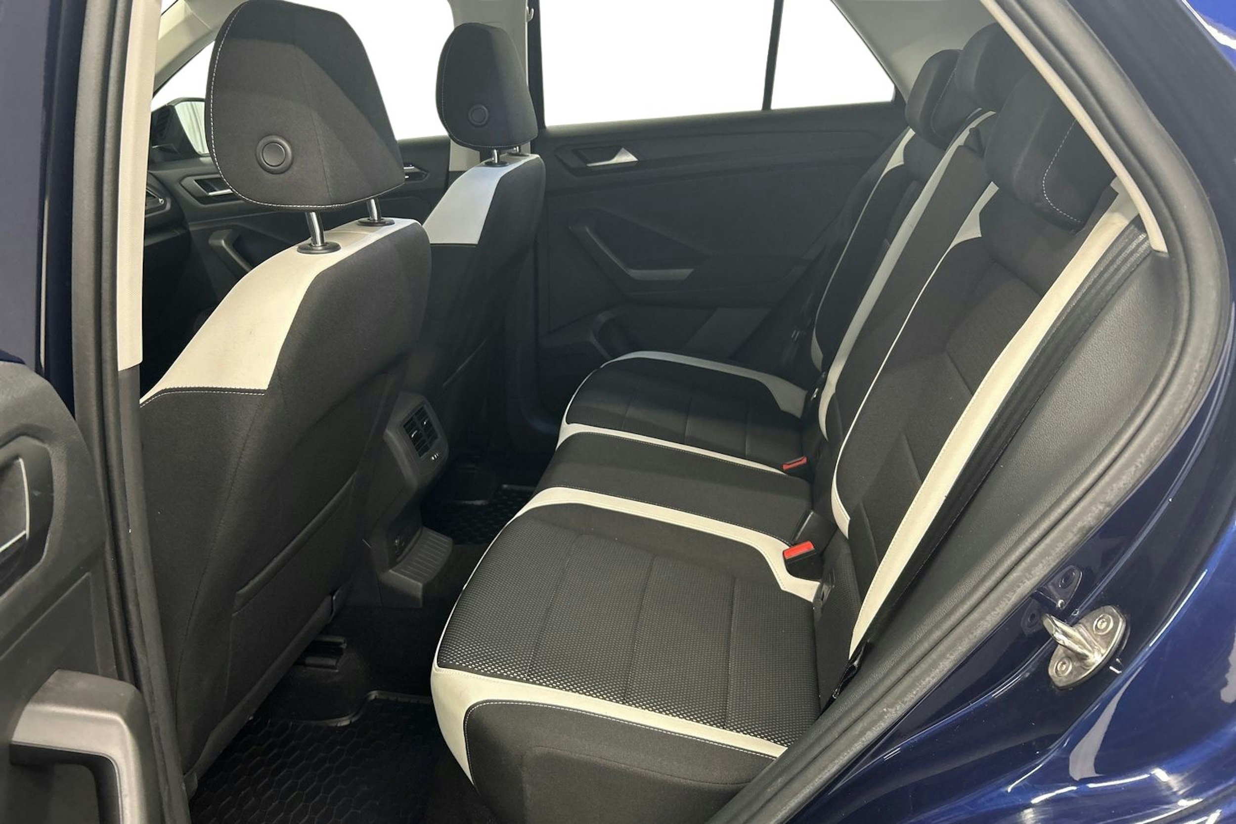 sininen Volkswagen T-Roc 2018 kuva 10.