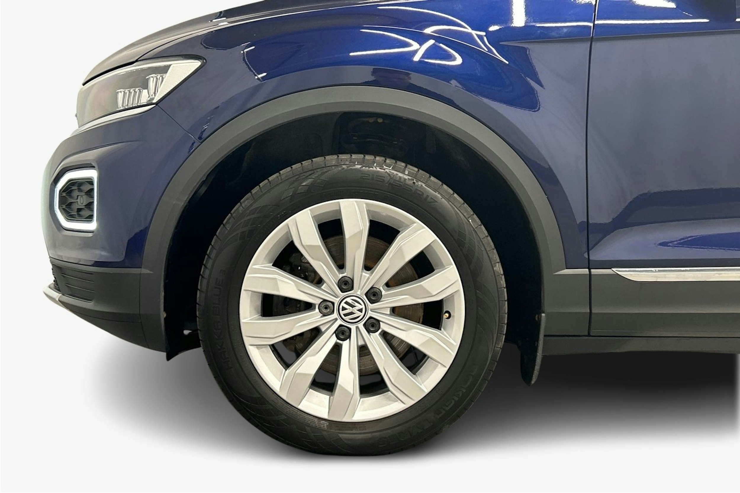 sininen Volkswagen T-Roc 2018 kuva 11.