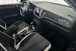 sininen Volkswagen T-Roc 2018 kuva 14.