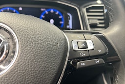 sininen Volkswagen T-Roc 2018 kuva 18.