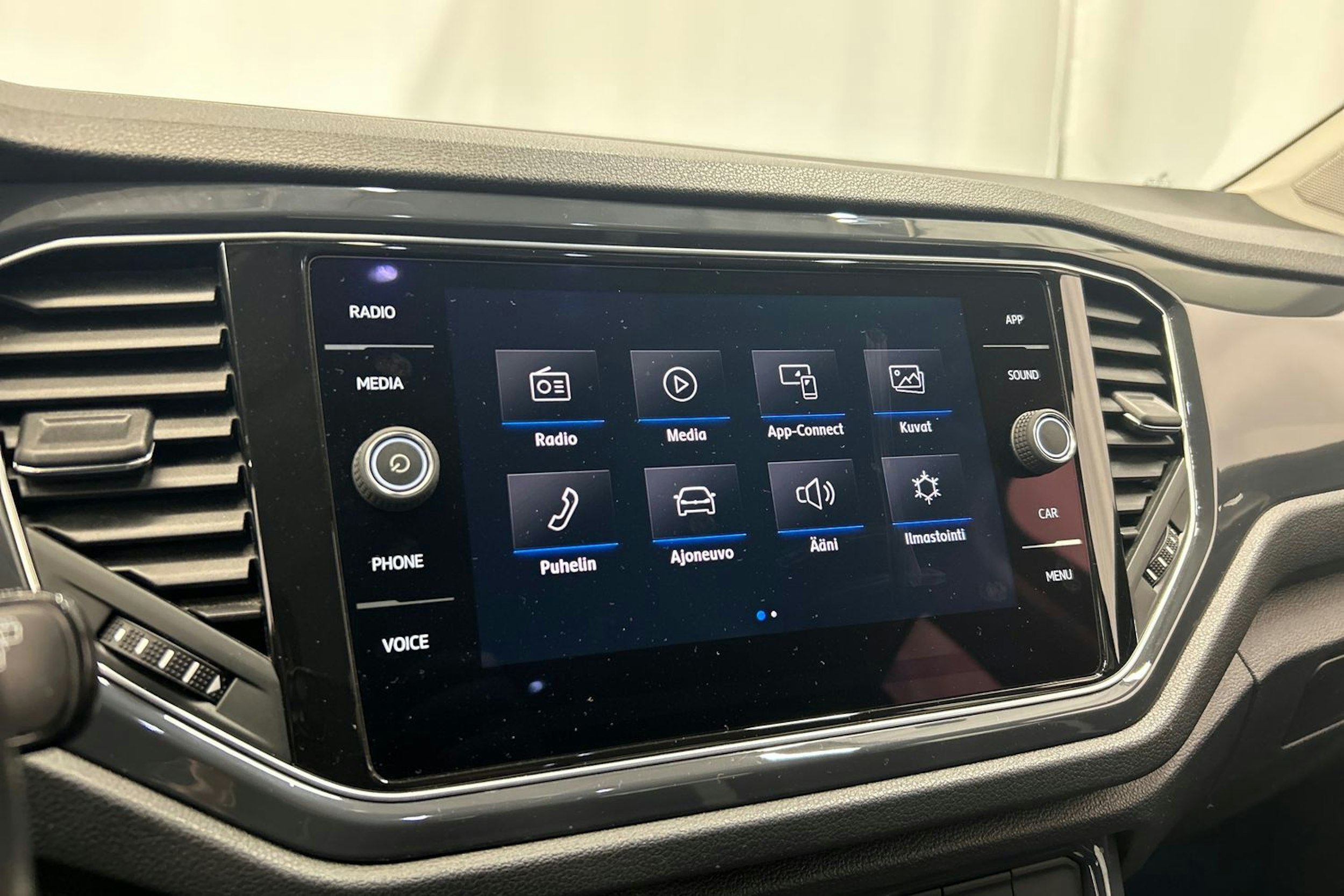 sininen Volkswagen T-Roc 2018 kuva 23.