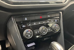 sininen Volkswagen T-Roc 2018 kuva 25.