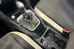 sininen Volkswagen T-Roc 2018 kuva 26.