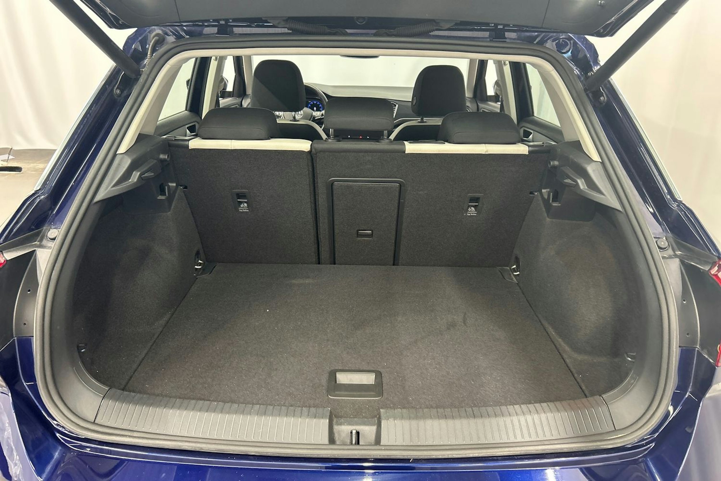 sininen Volkswagen T-Roc 2018 kuva 28.