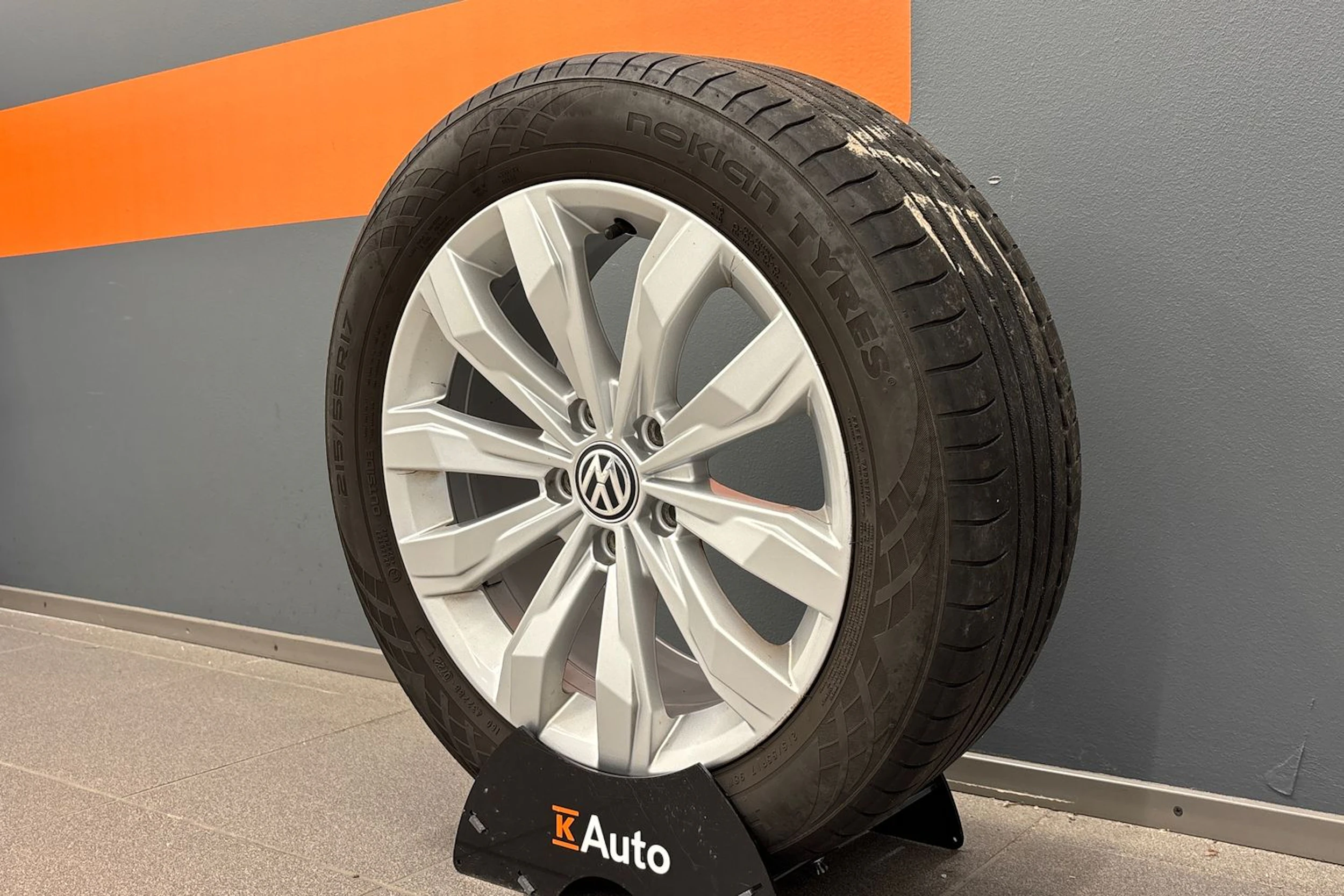 ruskea (beige) Volkswagen T-Roc 2018 kuva 10.