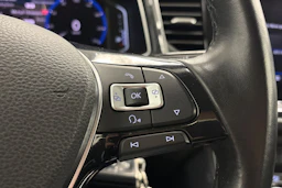 ruskea (beige) Volkswagen T-Roc 2018 kuva 14.