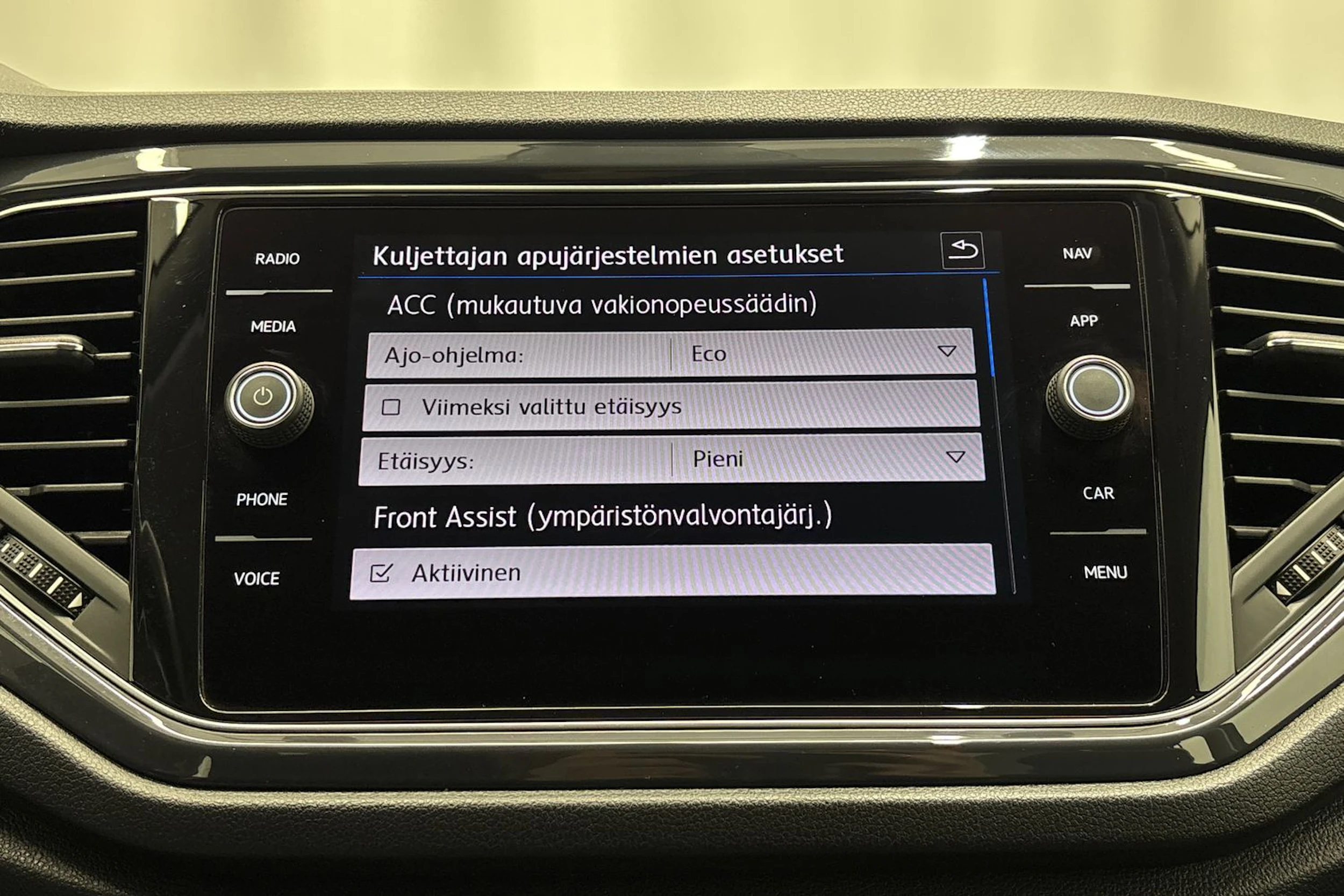 ruskea (beige) Volkswagen T-Roc 2018 kuva 19.