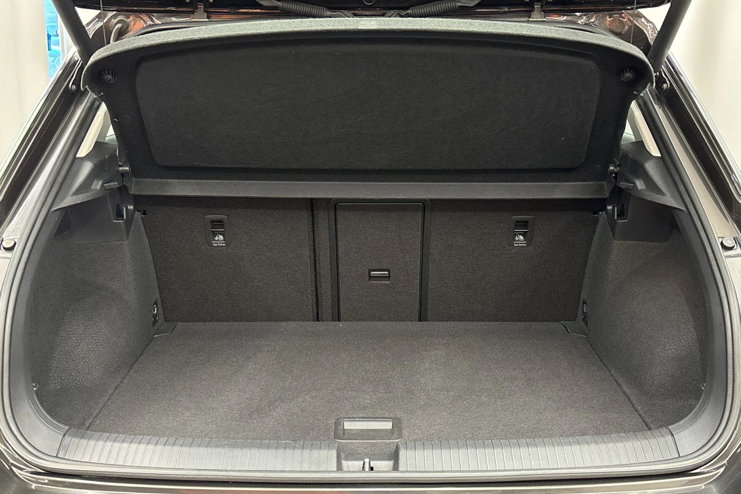 ruskea (beige) Volkswagen T-Roc 2018 kuva 23.