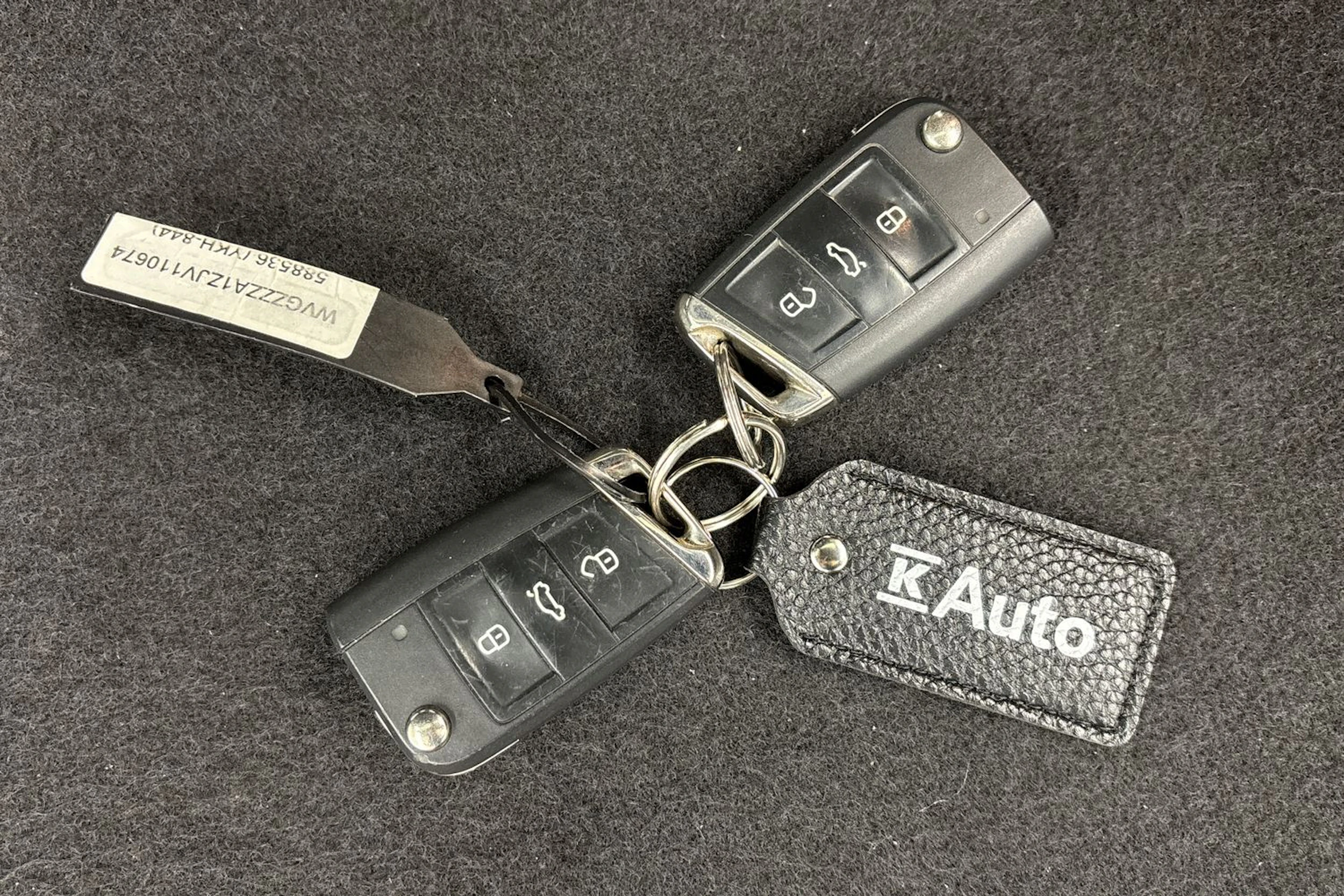 ruskea (beige) Volkswagen T-Roc 2018 kuva 24.