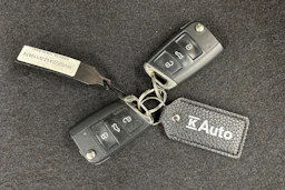 ruskea (beige) Volkswagen T-Roc 2018 kuva 24.