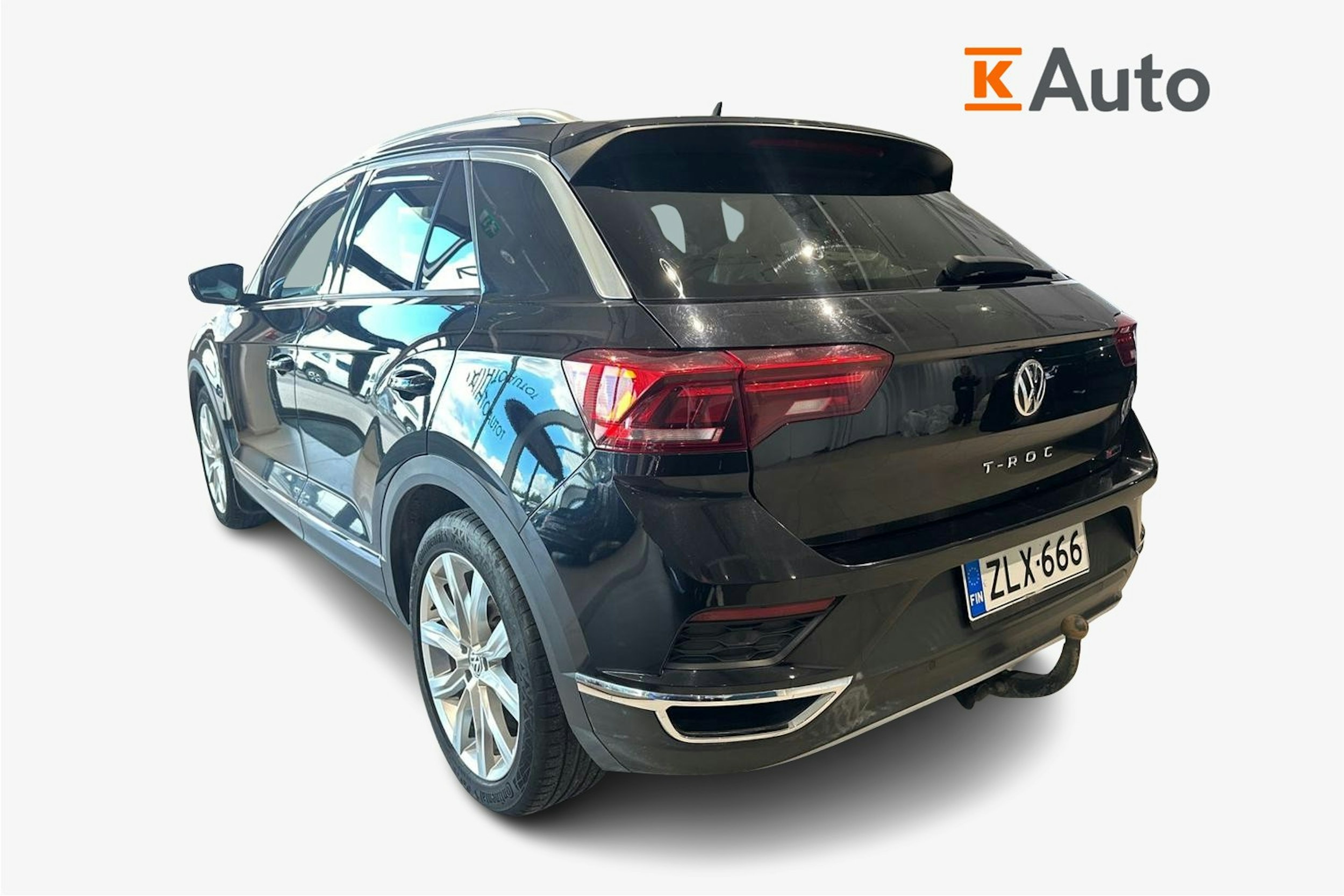 musta Volkswagen T-Roc 2018 kuva 2.