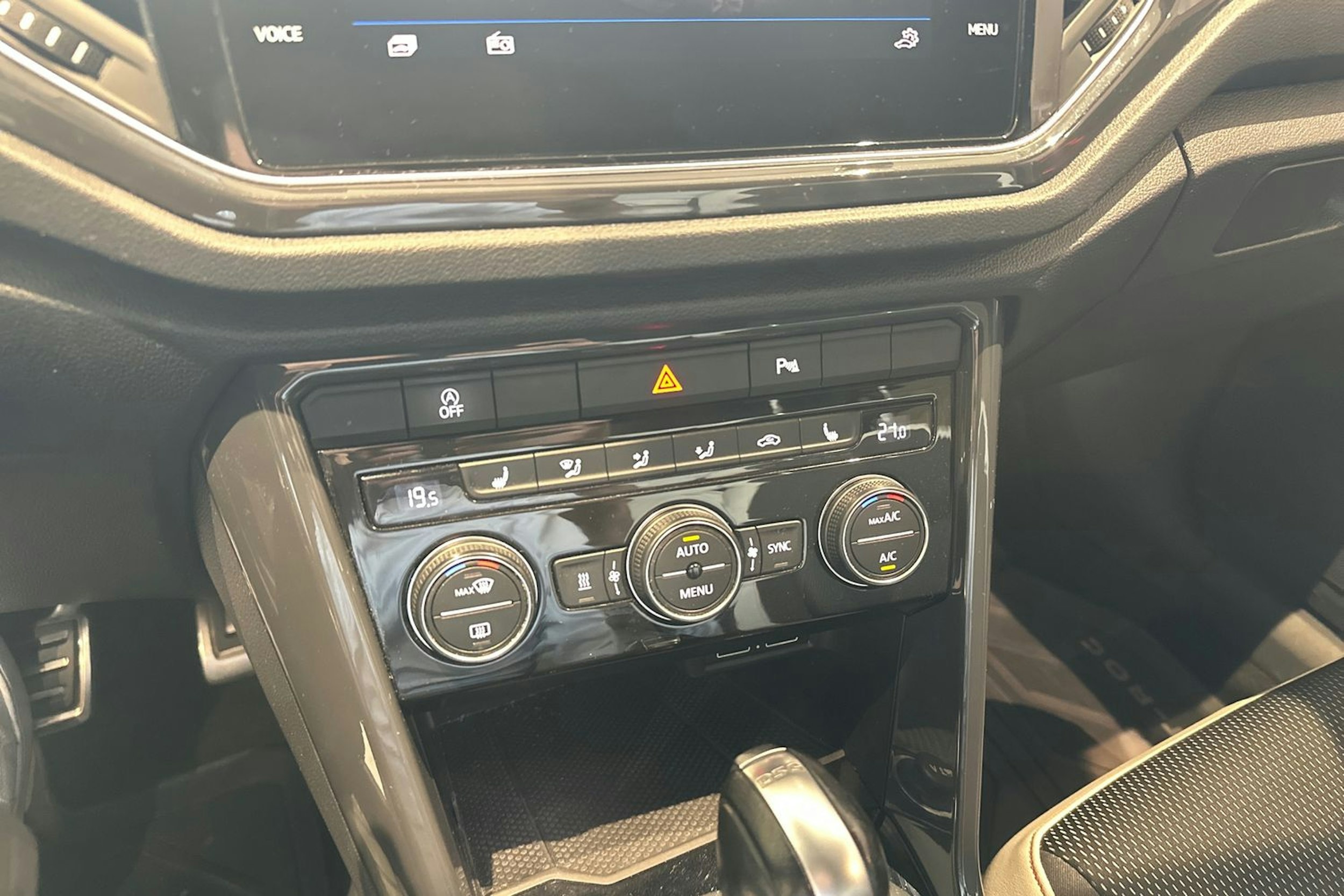 musta Volkswagen T-Roc 2018 kuva 17.
