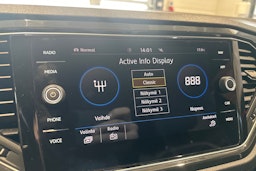 musta Volkswagen T-Roc 2018 kuva 18.