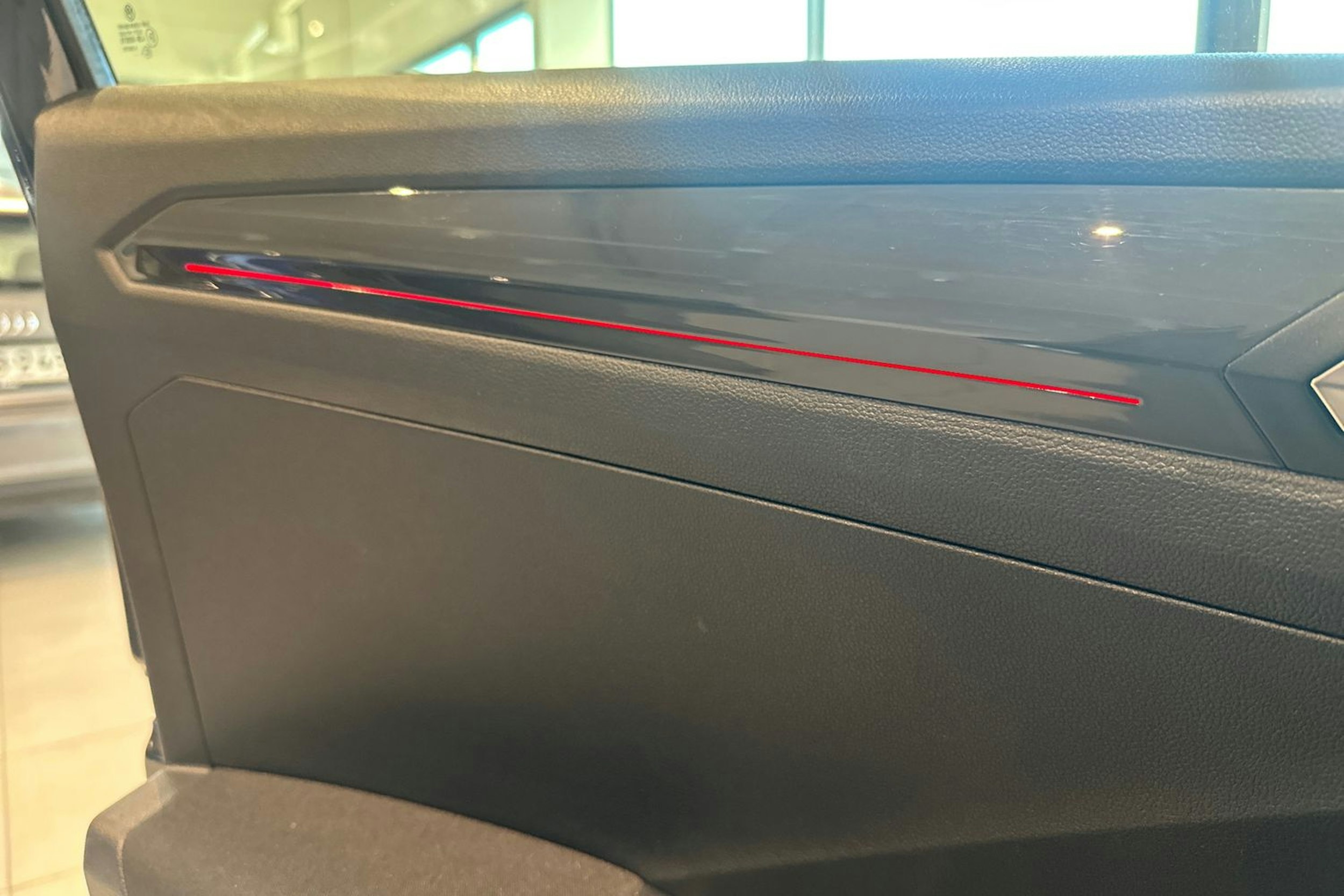 musta Volkswagen T-Roc 2018 kuva 21.