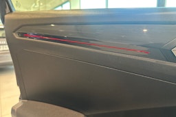 musta Volkswagen T-Roc 2018 kuva 21.
