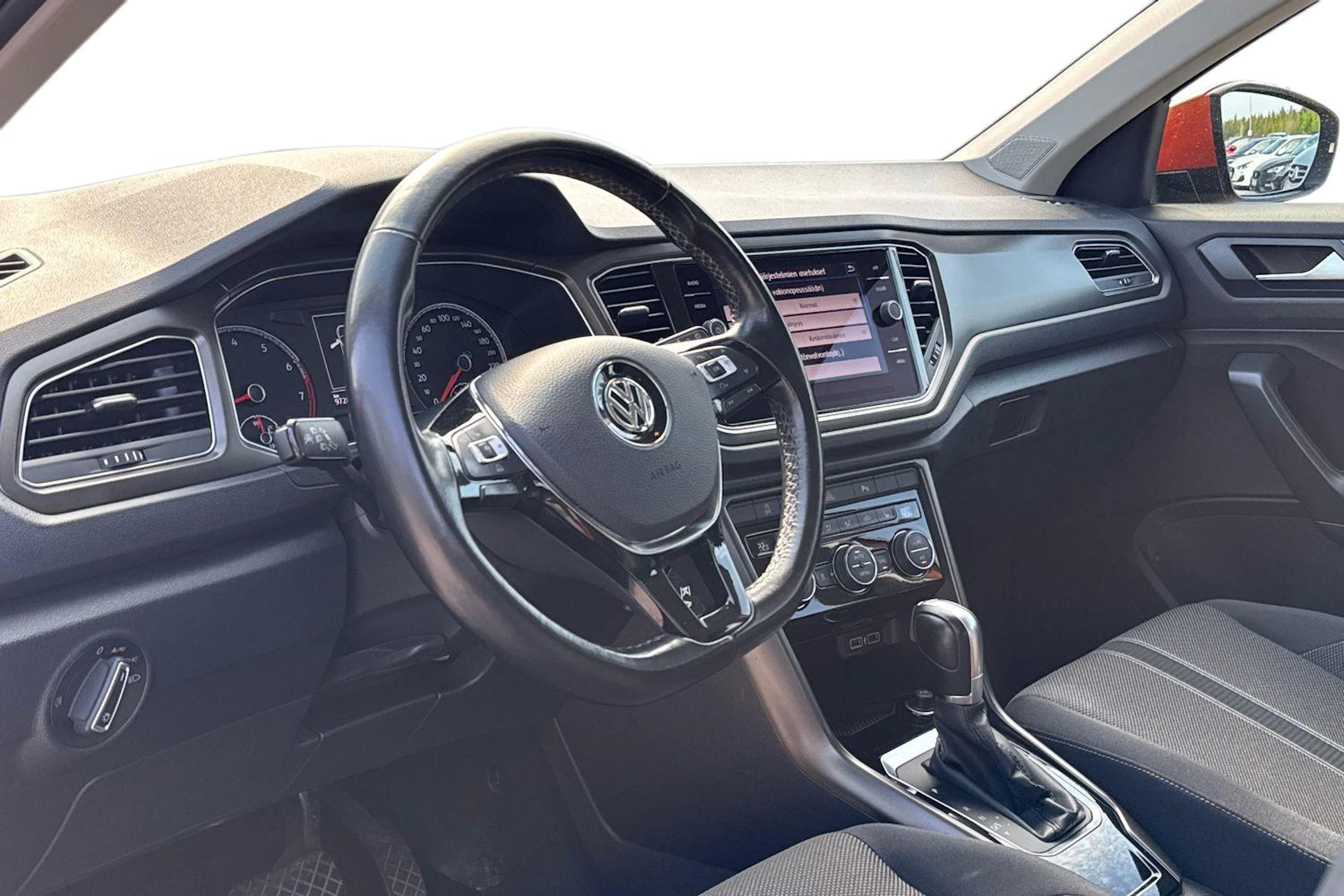 vihreä Volkswagen T-Roc 2018 kuva 3.